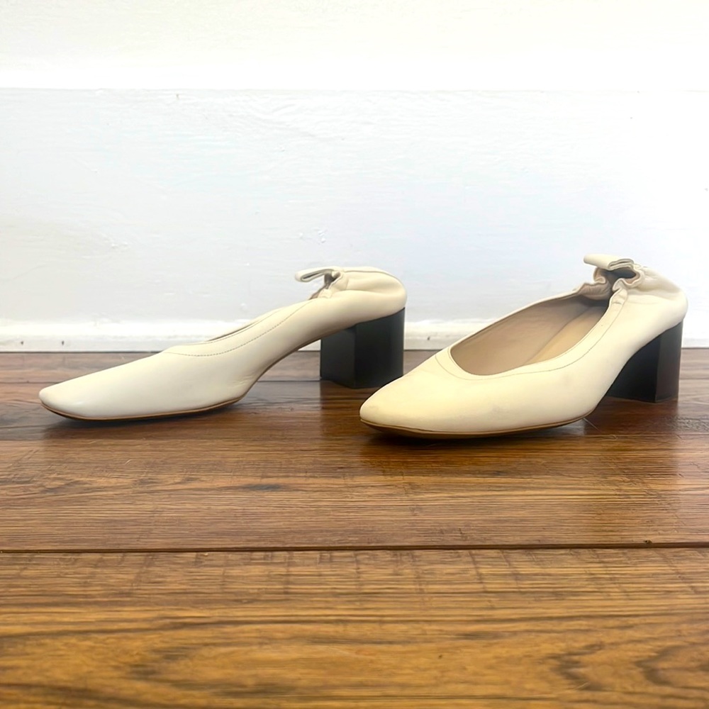Everlane - Italian Leather Day Heel in Bone Stacked, size 8